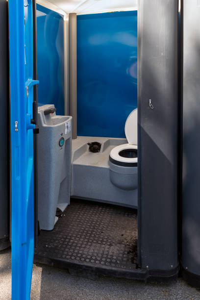 Best Portable toilet rental cost  in South Monrovia Island, CA