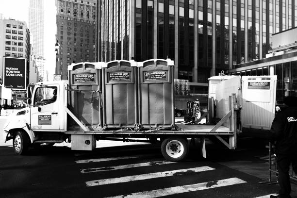 Best Portable toilet rental cost  in South Monrovia Island, CA